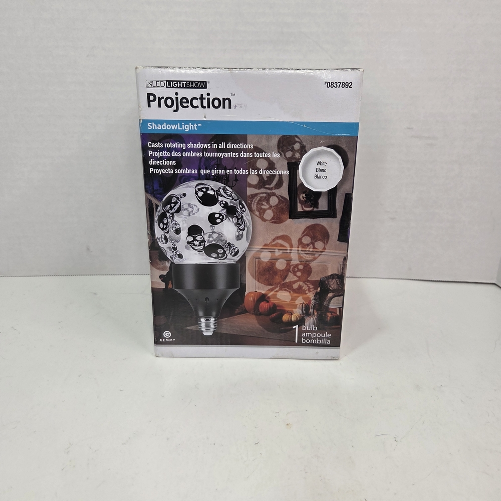 Gemmy Halloween LED Lightshow White ShadowLight Skull Projection Light Bulb NIB